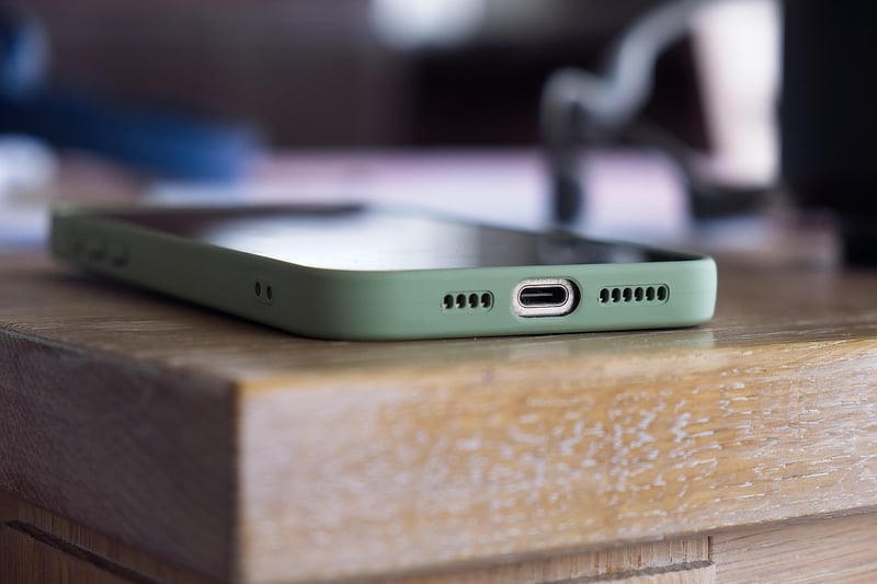 Environmentally-friendly smartphone